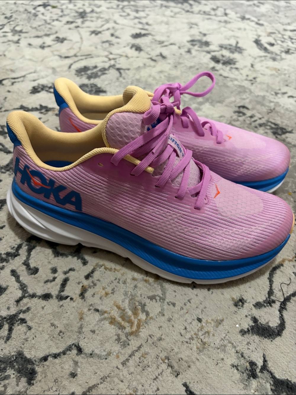 Hoka Y CLICTON 9 Pink Athletic Running Sneakers big kids size 6.5 women siz 8.5
